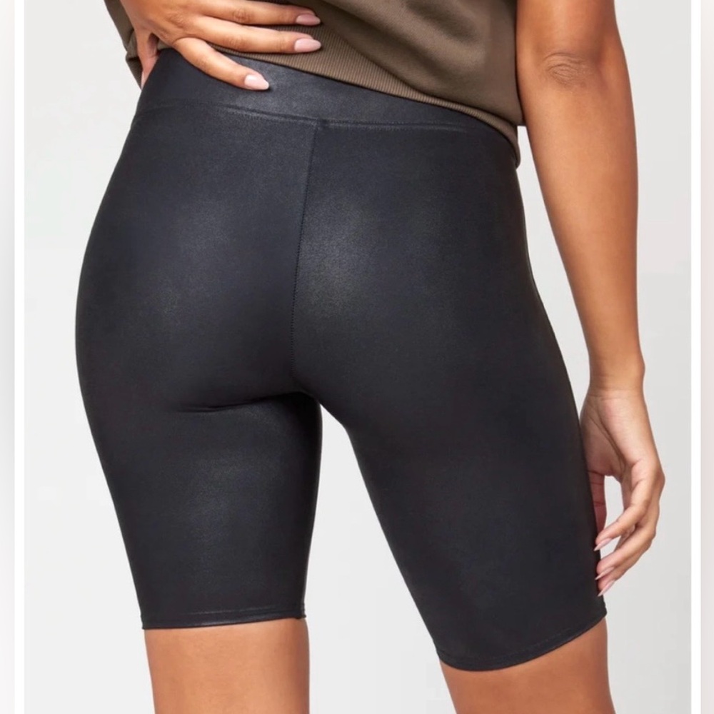 SPANX Faux Leather Bike Shorts in Black High Waisted Shiny Finish Women Size M - Picture 2 of 12